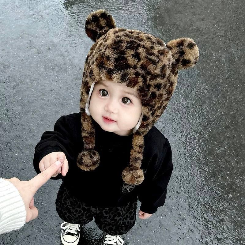 کلاه زمستانی بچگانه گوش‌دار طرح پلنگی پوم‌دار